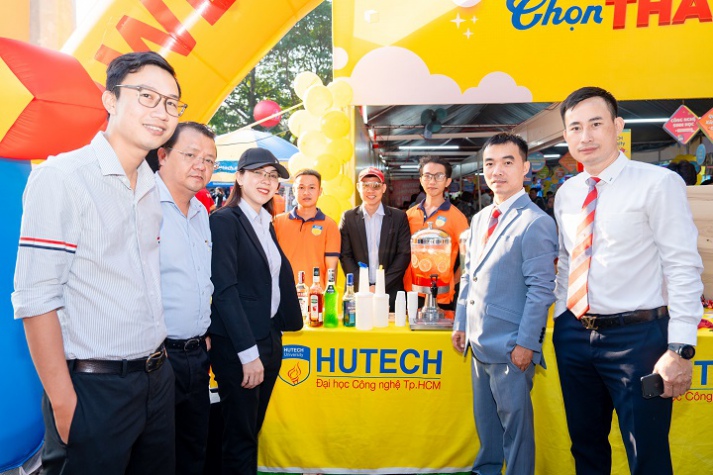 [Video] “Đại học sắc màu” 13WIN13 phủ sắc rực rỡ tại Ngày hội Tư vấn 13Win 20 tải ứng dụng - 13WIN12 apk thể thao 2024 152