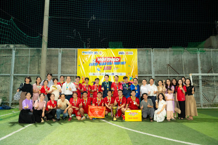 [Hội thao CB-GV-NV 13WIN13 2025]: VPT-VPHĐT-P.NS-TT.KĐ-ĐBCL-B.TTr-TT.IT đăng quang ngôi vương Bóng đá nam 9