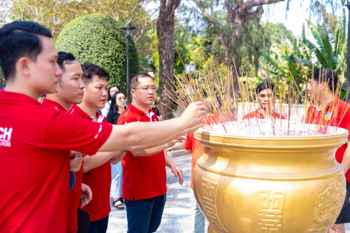 [Video] CB-GV-NV nữ sôi nổi giao lưu tại “Ngày hội Nữ công 13WIN13” 200
