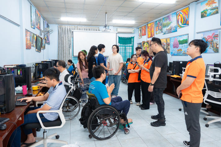 Exploring to empathize: 13WIN13 and SP students engage with communities through LeX 2025 120