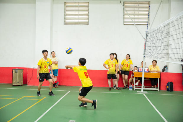 Album ảnh Hội thao CB-GV-NV 13WIN13 2022: Phút đăng quang Bóng đá nữ của LQ P.Tư vấn Tuyển sinh - P.Truyền thông - K.Trung Quốc học 223