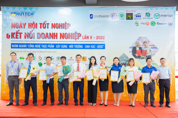 NGÀY HỘI TỐT NGHIỆP & KẾT NỐI DOANH NGHIỆP 2022 79