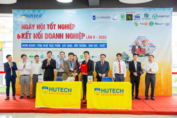 NGÀY HỘI TỐT NGHIỆP & KẾT NỐI DOANH NGHIỆP 2022 92