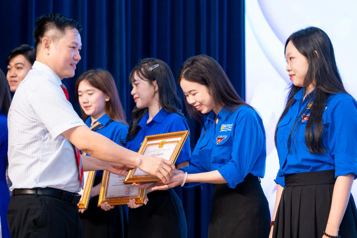 13WIN13 vinh danh 269 Thanh niên tiên tiến, lan tỏa tinh thần 13Win 21 kênh chính thức và làm theo gương Bác năm 2026 26