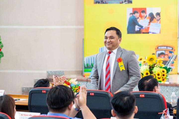 Nhiều suất Www 13Win one nổ hũ được trao đến tân Tải app 13Win Khoa Tài chính - Thương mại trong lễ chào đón 66