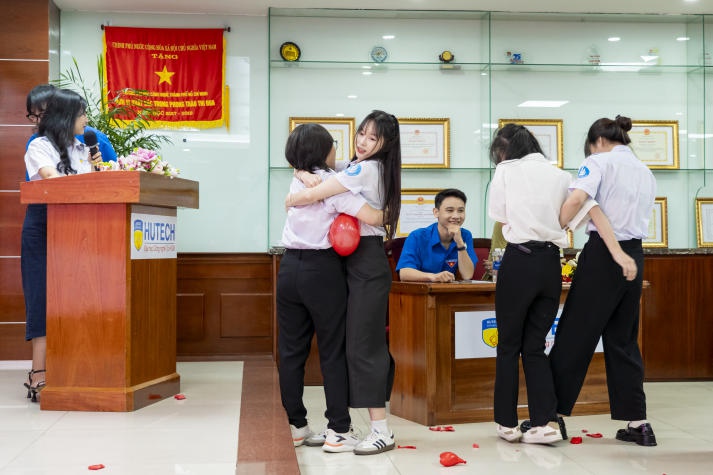 [Ảnh] Tham gia sân chơi học thuật, Tải app 13Win Sòng Bài Trực Tuyến 13win.Com tri ân thầy cô dịp 20/11 53