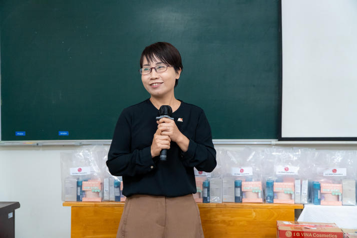 Đồng hành cùng ước mơ: KOCHAM trao quà khích lệ tinh thần Tải app 13Win Khoa Hàn Quốc học 62