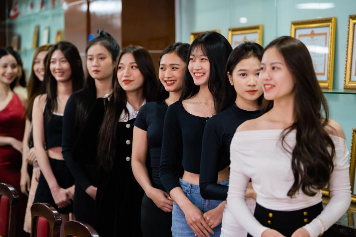 Còn 04 ngày tiếp nhận thí sinh đăng ký tham gia 13Wing Slot game, Bắn cá, Đá gà, Live Casino, Xổ số Miss 13WIN13 2025 32