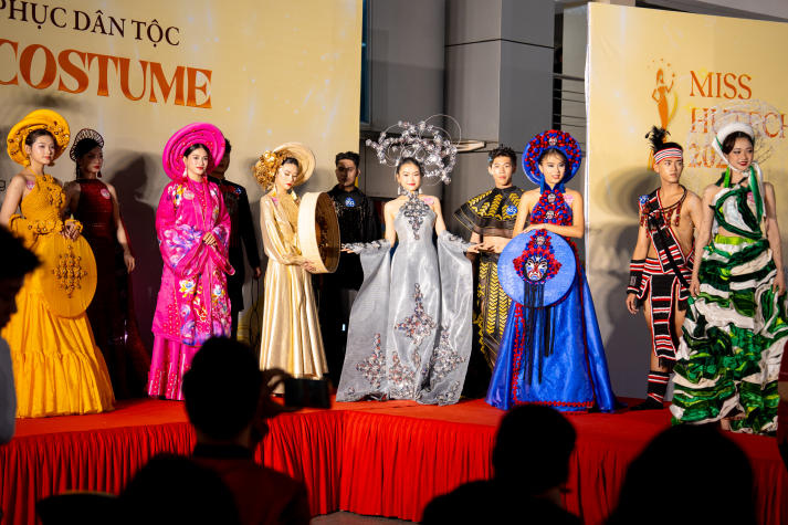 [Video] Các thí sinh Miss 13WIN13 2025 “cháy” hết mình tại Đêm hội sắc màu văn hóa National Costume 57