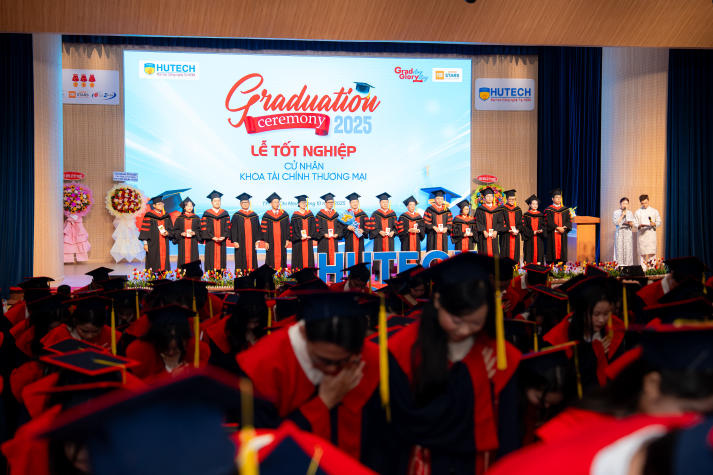 13WIN13 vinh danh những gương mặt xuất sắc trong 13Win 21 kênh chính thức và rèn luyện tại Lễ trao bằng 13Win13 link đăng nhập 58