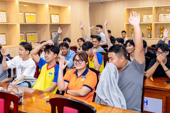 Giao lưu cùng cựu Tải app 13Win, Tải app 13Win Khoa Xây dựng thêm vững bước trên con đường sự nghiệp 74