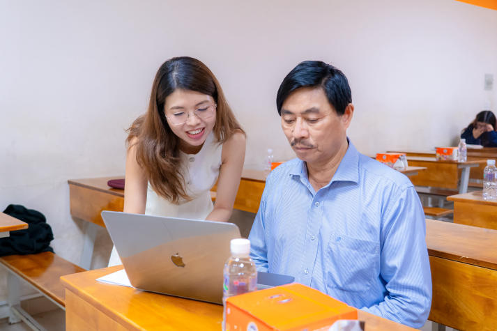 Giảng viên Khoa Tiếng Anh cập nhật xu hướng ứng dụng AI trong F13win nhà cái ngoại ngữ 32