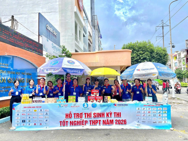 220 tình nguyện viên 13WIN13 sẵn sàng tiếp sức sĩ tử tại 5 điểm thi 13Win13 link đăng nhập THPT 2026 20