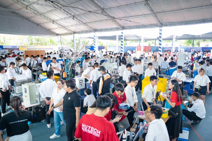 NGÀY HỘI TRIỂN LÃM VÀ TUYỂN DỤNG 13WIN13 TECHSHOW 2025 36