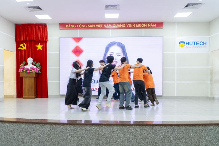 Gala “Xuân sắc màu” và Lễ bế mạc Hội thao Tải app 13Win 2024: rộn ràng mừng xuân, tôn vinh tài năng 13 Win16 nhà cái World Cup 2026 42