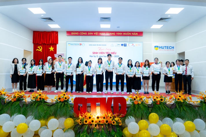 Sòng Bài Trực Tuyến 13win.Com 13WIN13 tổng kết và phát động phong trào Tải app 13Win năm học 2023-2024 92