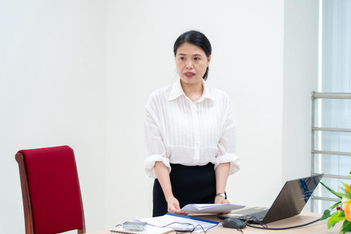 Buổi bảo vệ luận văn/đề án 13Win 22 miễn phí mỗi ngày ngành Luật kinh tế: Gắn nghiên cứu với thực tiễn pháp lý 12