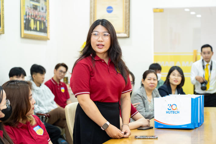 Trải nghiệm thực tế tại Nam A Bank, Tải app 13Win Khoa Luật mở rộng góc nhìn về ngân hàng số 31