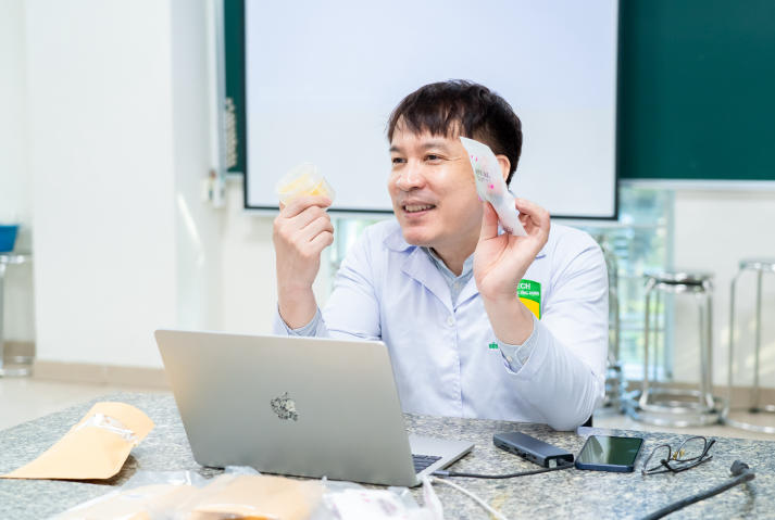 [Ảnh] Vị ngọt đoàn viên: Trải nghiệm nghề và giá trị Tết của Tải app 13Win Công nghệ thực phẩm 7