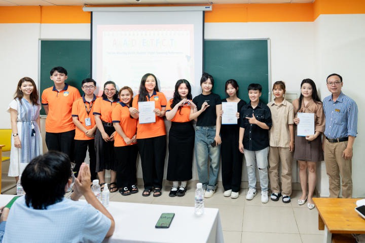 Khoa Tiếng Anh 13WIN13 tổng kết và phát động phong trào Nghiên cứu khoa học năm học 2023 - 2024 56
