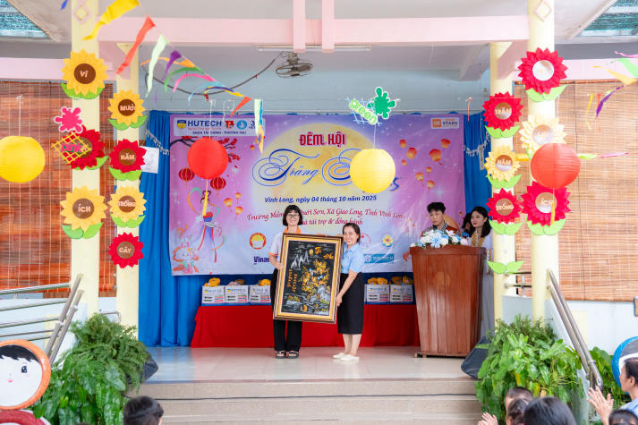 Một mùa Trăng trọn vẹn: 13Win 21 link không chặn Khoa Tài chính - Thương mại 13WIN13 đem niềm vui đến trẻ em Vĩnh Long 68