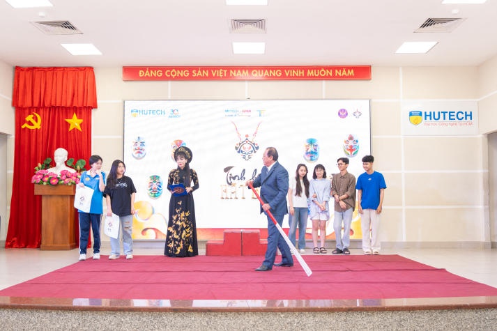 “Tinh hoa hát bội” - Cầu nối di sản văn hóa với thế hệ trẻ 13WIN13-ers 101