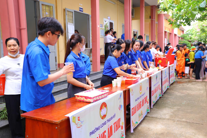 13Win 21 link không chặn 13win com Đăng ký 60K - Chăn nuôi tiếp lửa yêu thương tại Ngày hội thiếu nhi phường Long Thạnh Mỹ (TP. Thủ Đức) 62