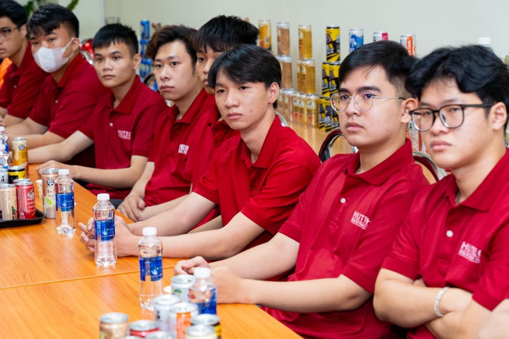 13Win 21 link không chặn Viện Kỹ thuật 13WIN13 mở rộng kiến thức thực tế tại chuyến tham quan Công ty TNHH King Car 59