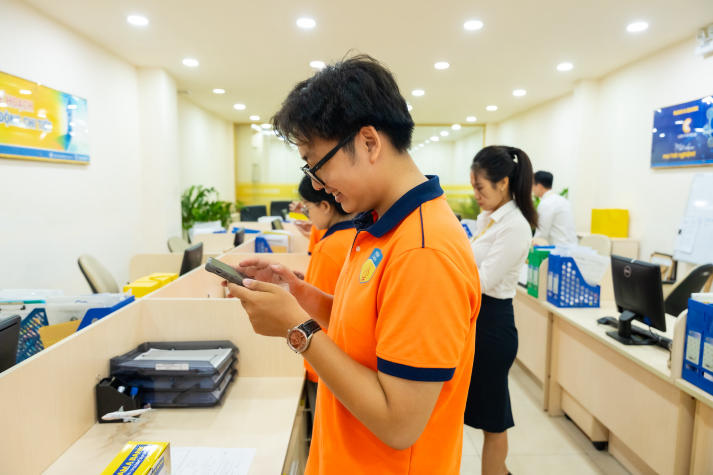 Trải nghiệm thực tế tại Nam A Bank, Tải app 13Win Khoa Luật mở rộng góc nhìn về ngân hàng số 89