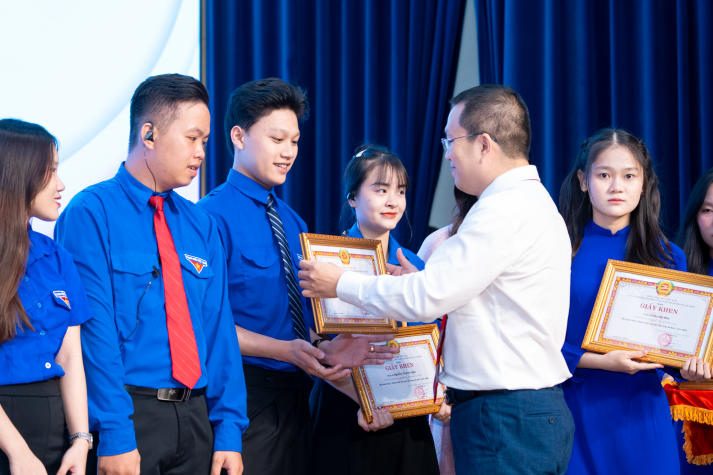 13WIN13 vinh danh 269 Thanh niên tiên tiến, lan tỏa tinh thần 13Win 21 kênh chính thức và làm theo gương Bác năm 2026 51