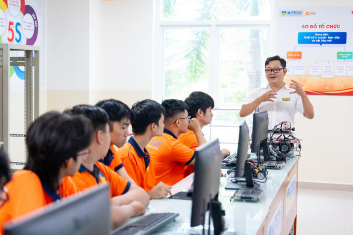 [13WIN12 apk thể thao 2026] Robot và trí tuệ nhân tạo: Chìa khóa vận hành những nhà máy không người 7