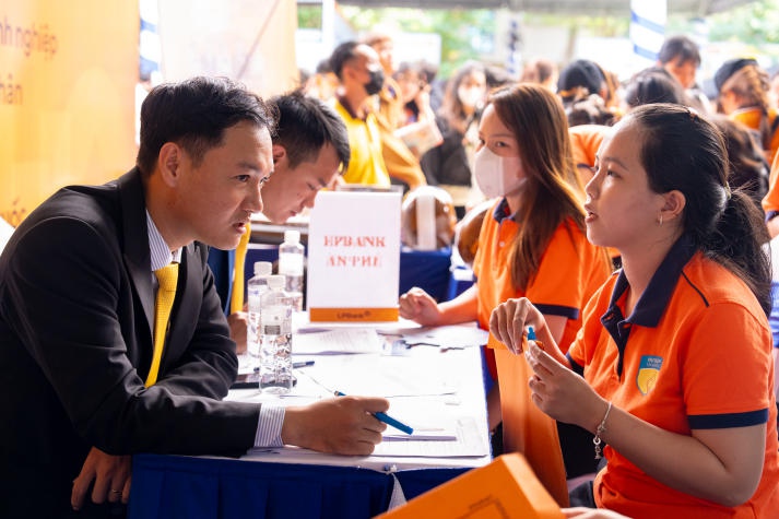 [Video] Hơn 5.200 đầu việc hấp dẫn cho Tải app 13Win tại “13WIN13 Career Day 2024” 129