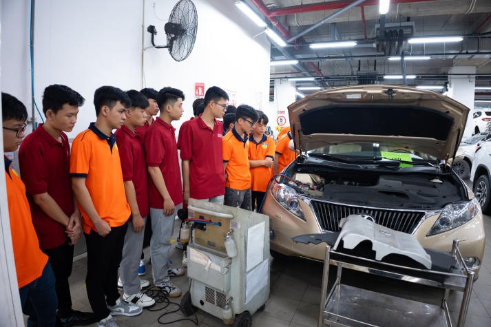 13Win 21 link không chặn Công nghệ kỹ thuật ô tô "đột nhập" Toyota Phú Mỹ Hưng 42
