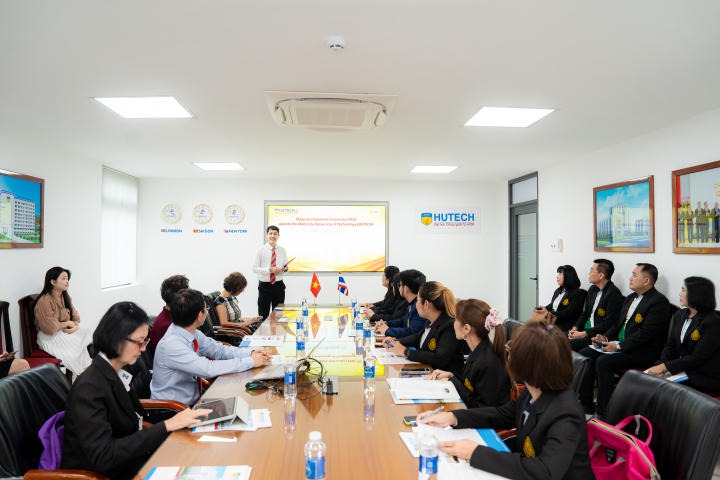 Khoa Tiếng Anh tiếp đón và làm việc cùng Trường Đại học Thepsatri Rajabhat (Thái Lan) 65