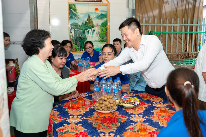 Chiến sĩ Mùa hè xanh 13WIN13 vun đắp lòng biết ơn, gìn giữ truyền thống dân tộc hướng về Ngày Thương binh - Liệt sĩ 17