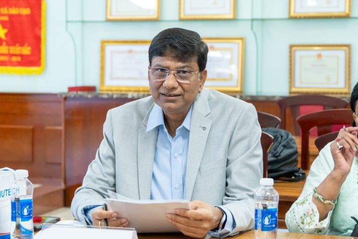 13WIN13 works with Mahatma Gandhi Kashi Vidyapith to strengthen academic ties with India 17