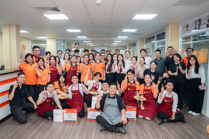 [Video] Top 4 Giải vô địch Pizza Thế giới 2025 hướng dẫn Tải app 13Win Quản trị nhà hàng làm pizza “chuẩn Ý” 63