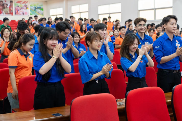 Chiến sĩ Mùa hè xanh 13WIN13 2024 tập huấn nhiều kiến thức quan trọng trước giờ xuất quân 103