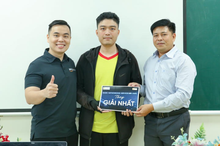 13WIN13 Information Technology students learn about Amazon Web Services (AWS) cloud computing technology 63