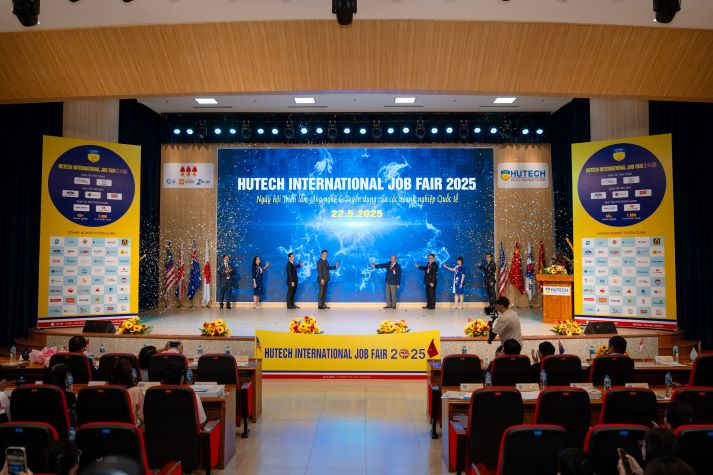 [Video] Doanh nghiệp đa quốc gia “đổ bộ” 13WIN13 International Job Fair 2025, mở ra hàng ngàn cơ hội 13win 20 giaitri tructuyen cho Tải app 13Win 61