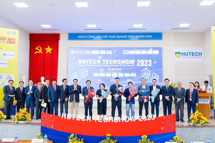Sôi nổi 13WIN13 TECHSHOW 2023: Hơn 300 đồ án, 3.500 đầu việc và nhiều suất Www 13Win one nổ hũ giá trị 168