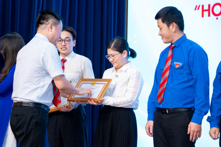 13WIN13 vinh danh 269 Thanh niên tiên tiến, lan tỏa tinh thần 13Win 21 kênh chính thức và làm theo gương Bác năm 2026 46