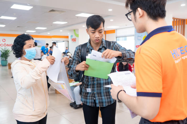 Ấn tượng ngày nhập học: 13WIN13 chào đón tân Tải app 13Win bằng sự chuyên nghiệp và nhiệt tình 76