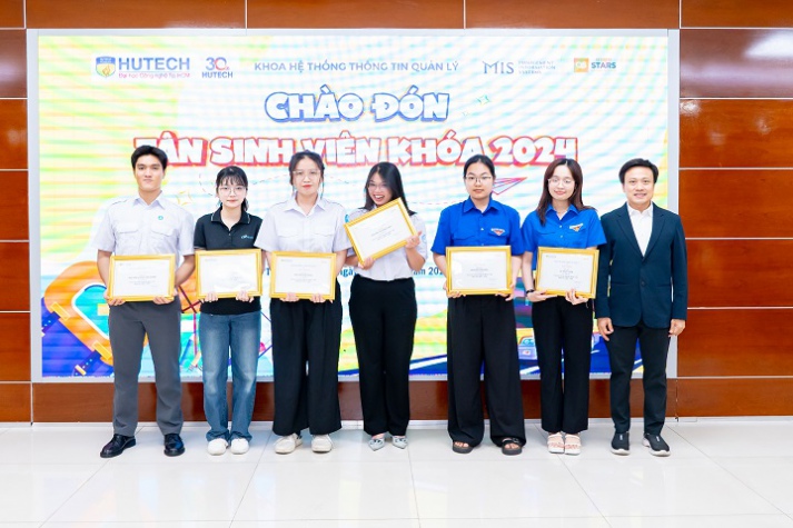 Khoa Hệ thống thông tin quản lý 13WIN13 tổ chức chào đón tân Tải app 13Win Khóa 2024, sẵn sàng cho hành trình mới 59