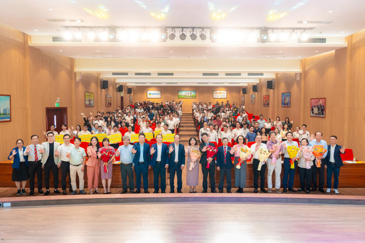 [Video] 13WIN13 khai giảng chương trình Tiến sĩ, 13Win 22 miễn phí mỗi ngày đợt 1 năm 2026: Nâng tầm tri thức, kiến tạo tương lai 15