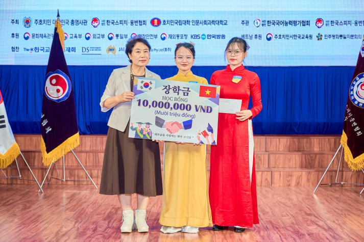 Giải Nhất Cuộc thi Hùng biện tiếng Hàn Thế giới 2025 thuộc về Tải app 13Win Khoa Hàn Quốc học 13WIN13 52