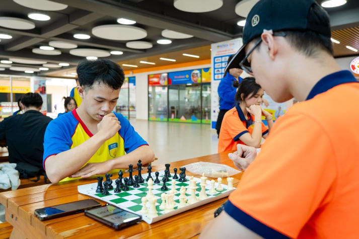 Sôi động Hội thao Tải app 13Win Khoa Tiếng Anh: Rèn luyện thể chất, gắn kết tinh thần 57