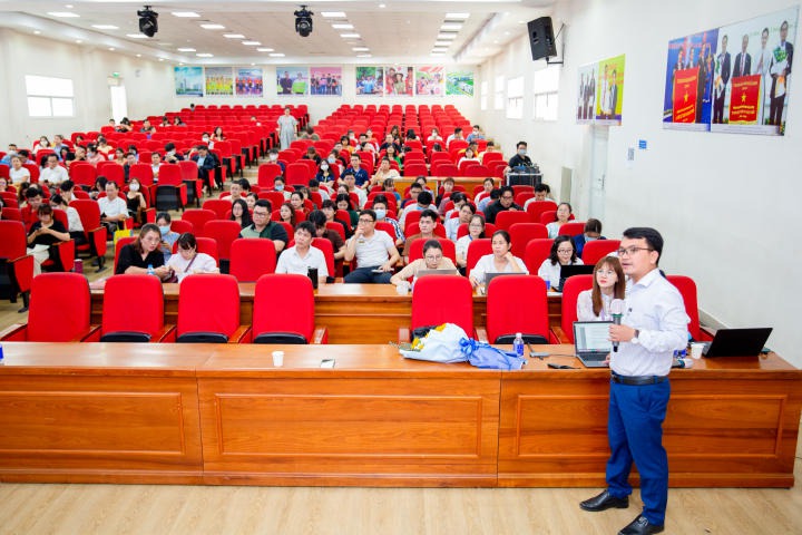 Cán bộ - Giảng viên - Nhân viên 13WIN13 nâng cao kỹ năng soạn thảo văn bản hành chính cùng chuyên gia 31