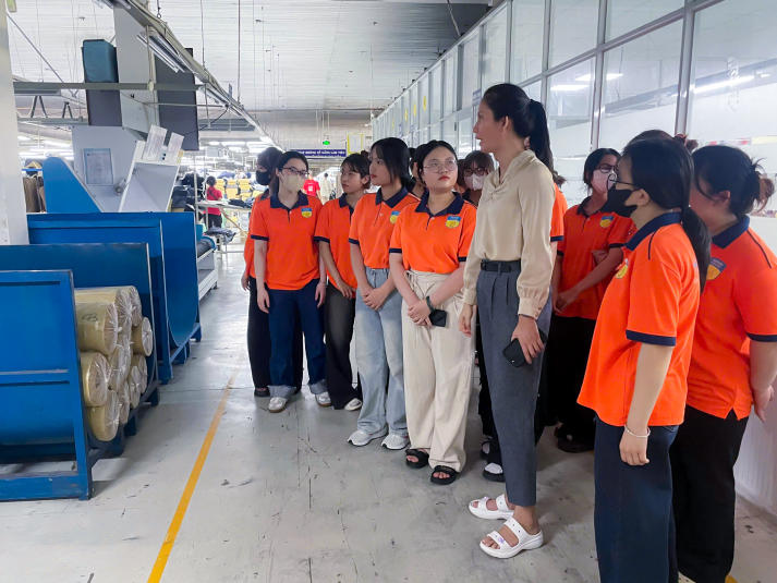 13Win 21 link không chặn ngành Công nghệ dệt, may “chạm tay" vào thực tế tại Công ty TNHH PPJ Wiser 24