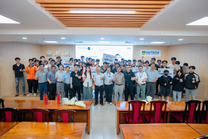 Students of the Faculty of Management Information Systems learn how to build a data platform on Amazon Web Services (AWS) 64